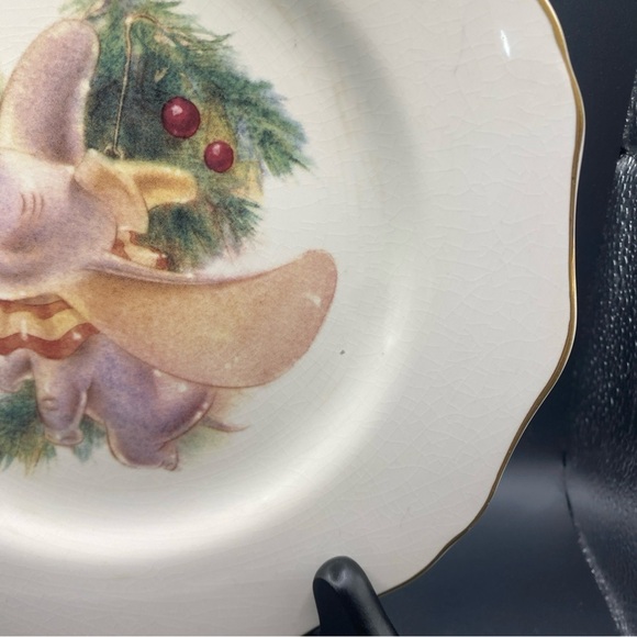 Disney Direct VTG RARE Holiday Lunch/ Salad 8 5/8” Plate Retired Dumbo - Picture 2 of 8